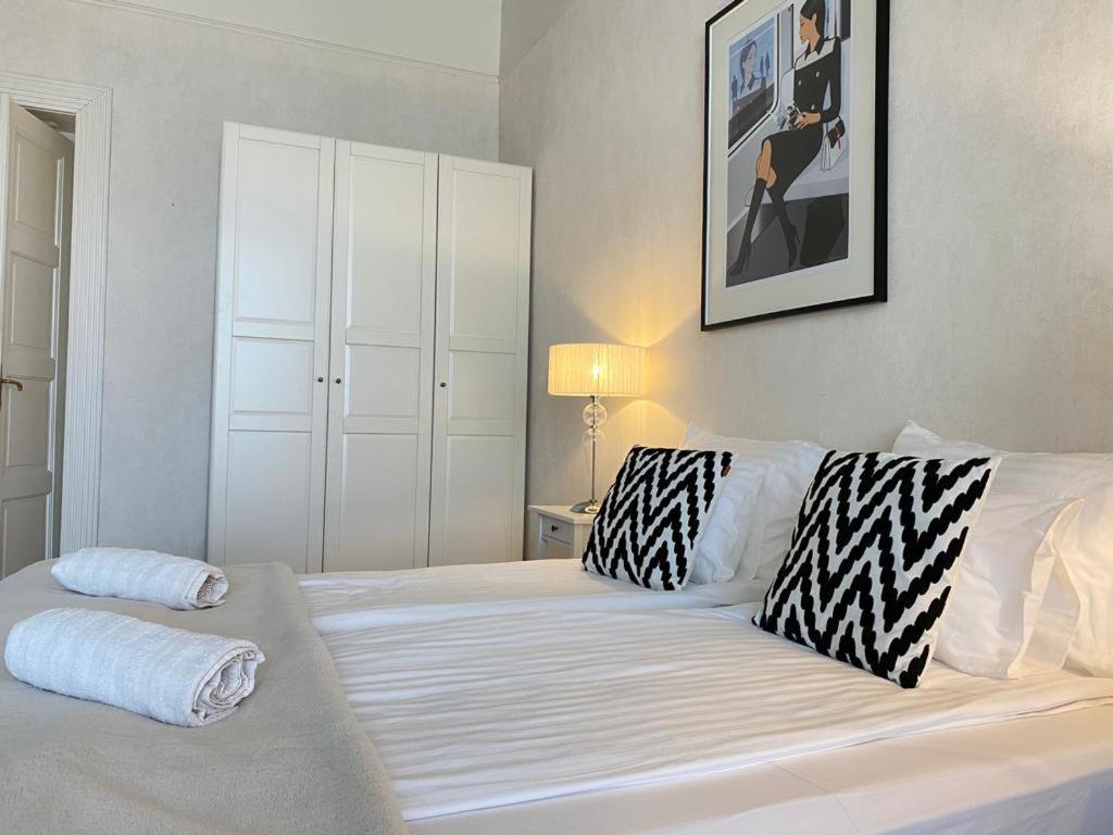 Romantic Riverview Bestern Apartment